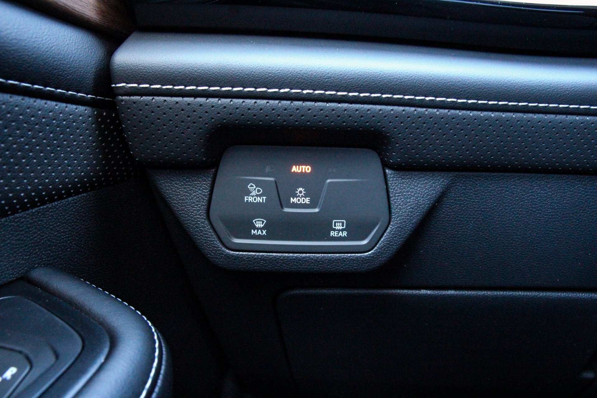 Certified 2026 Volkswagen Atlas SE FWD image 16