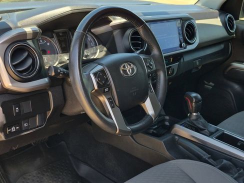 Used 2022 Toyota Tacoma SR5 RWD image 25