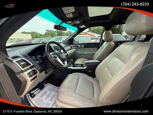 Used 2015 Ford Explorer XLT w/ Equipment Group 202A FWD image 9
