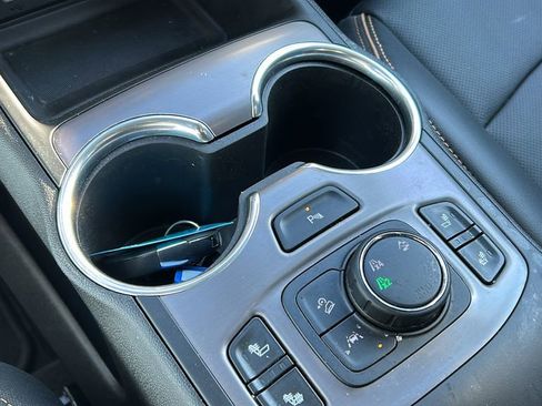 Used 2022 GMC Terrain AT4 w/ Infotainment Package II image 20