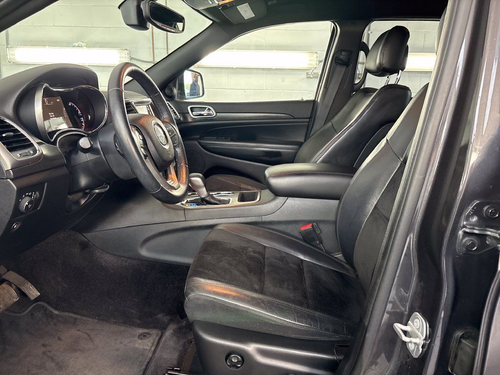 Used 2018 Jeep Grand Cherokee Altitude AWD/4WD image 11
