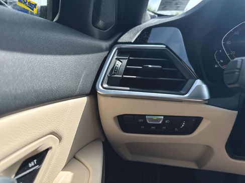 Used 2022 BMW 330i xDrive Sedan w/ Driving Assistance Package AWD/4WD image 22