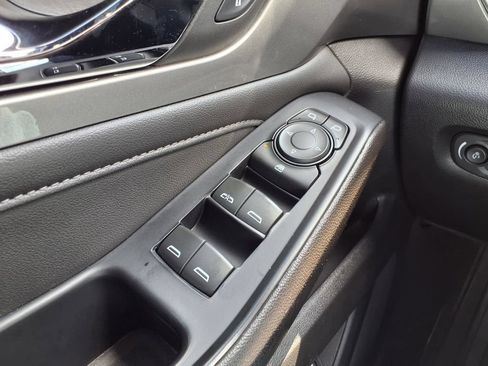 Used 2023 Chevrolet Traverse LT FWD image 20
