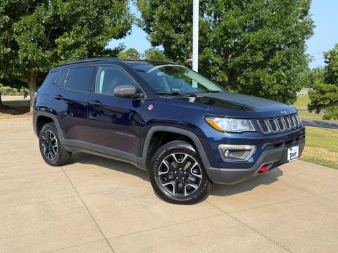 Used 2019 Jeep Compass Trailhawk w/ Safety & Security Group AWD/4WD image 1