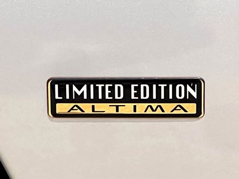 Used 2001 Nissan Altima GXE image 12