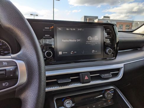 Used 2022 Kia K5 LXS image 15