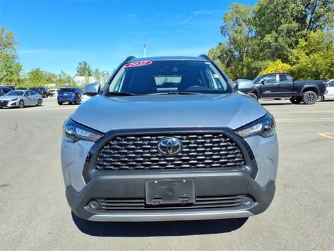Certified 2022 Toyota Corolla Cross LE image 2