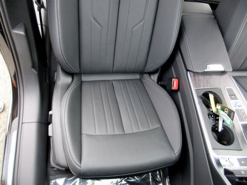 Used 2025 Audi A6 2.0T Premium w/ Convenience Plus Package image 25