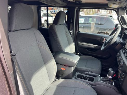 New 2025 Jeep Wrangler Unlimited Sport image 18
