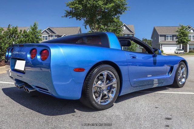 Used 1998 Chevrolet Corvette Coupe w/ Roof Pkg RWD image 8