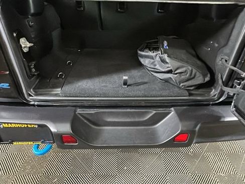 Used 2024 Jeep Wrangler Unlimited Sahara AWD/4WD image 26