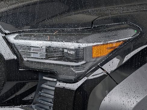 Certified 2024 Toyota Tacoma TRD Off-Road AWD/4WD image 17