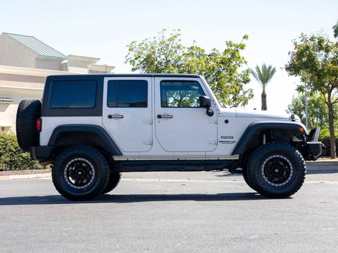 Used 2015 Jeep Wrangler Unlimited Sport w/ Connectivity Group image 8