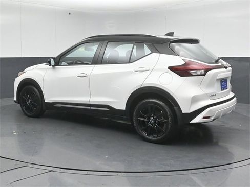 Used 2023 Nissan Kicks SR image 5