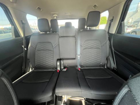 Used 2025 Nissan Pathfinder SV FWD image 43