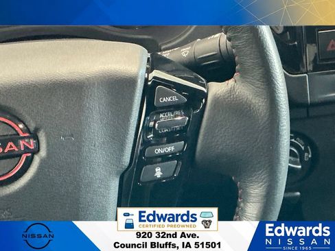 Used 2025 Nissan Frontier PRO-4X AWD/4WD image 18
