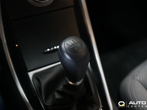 Used 2013 Hyundai Elantra Sedan FWD image 22