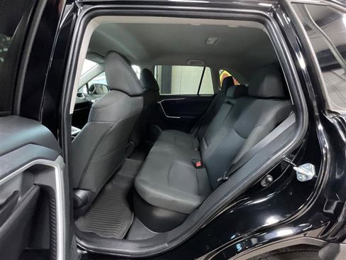Used 2021 Toyota RAV4 LE AWD/4WD image 20