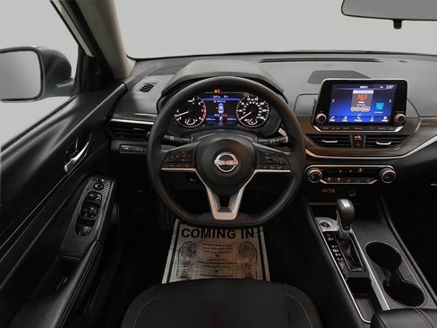 Certified 2025 Nissan Altima 2.5 SV FWD image 12