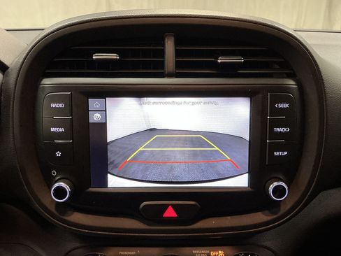 Used 2024 Kia Soul LX w/ Option Group 015 FWD image 15