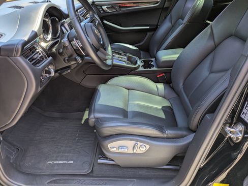 Used 2023 Porsche Macan AWD/4WD image 12