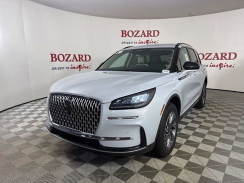 New 2026 Lincoln Corsair Premiere image 3