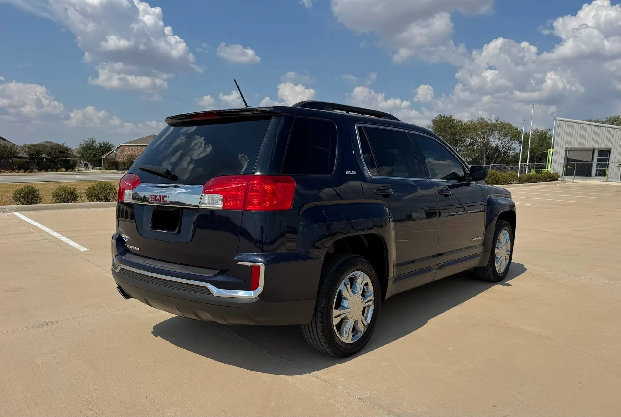 Used 2017 GMC Terrain SLE w/ Convenience Package FWD image 4