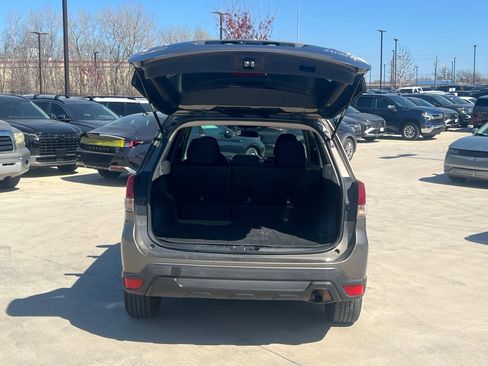 Used 2019 Subaru Forester Premium w/ All-Weather Package image 15