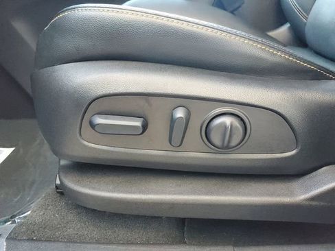 Certified 2022 Chevrolet Equinox Premier w/ LPO, Floor Liner Package image 23