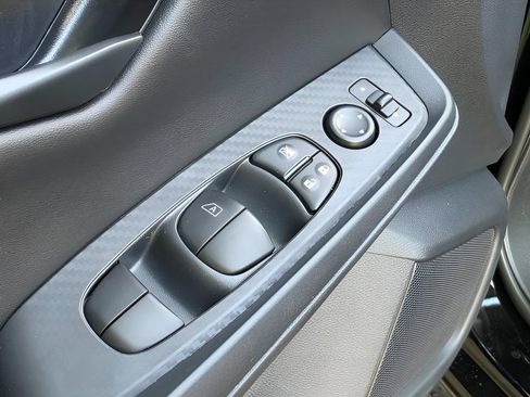 Used 2025 Nissan Sentra S FWD image 11