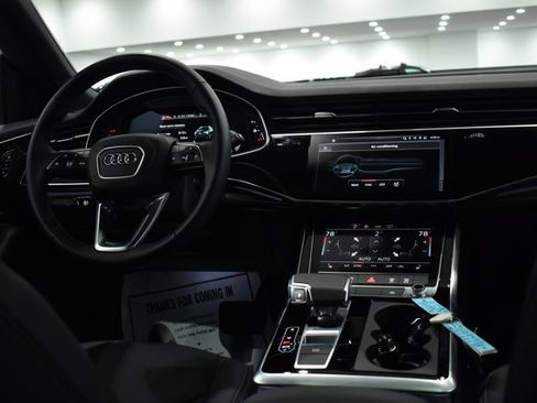 Used 2025 Audi Q8 Premium AWD/4WD image 19