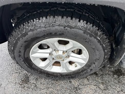 Used 2016 Toyota 4Runner SR5 RWD image 7