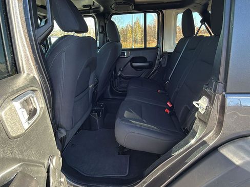 Used 2019 Jeep Wrangler Unlimited Sport image 25