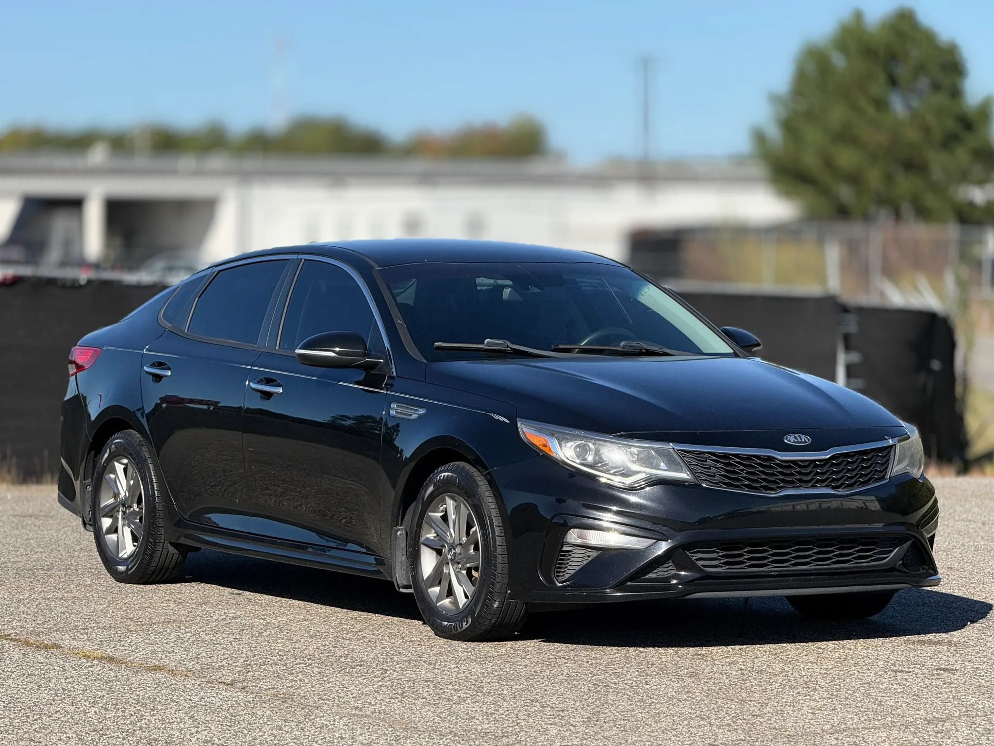 Used 2019 Kia Optima LX FWD image 1