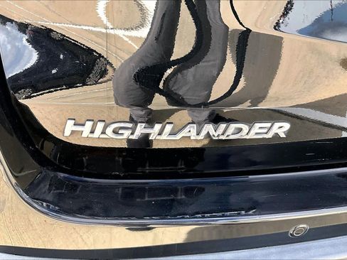 Used 2015 Toyota Highlander Limited Platinum image 9