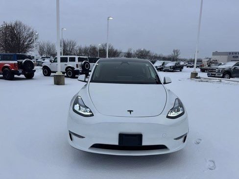 Used 2025 Tesla Model Y Long Range image 2