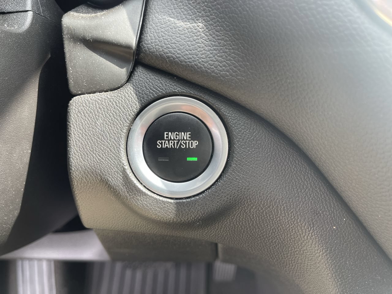 Used 2024 Chevrolet Equinox LT FWD image 16