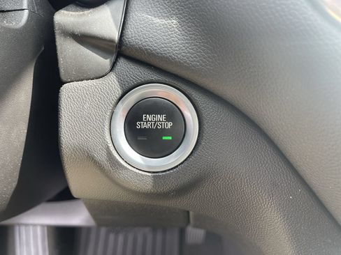Used 2024 Chevrolet Equinox LT FWD image 16