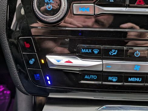 Used 2022 Ford Explorer Limited image 6