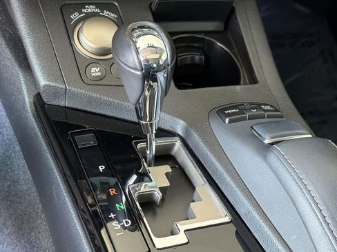 Used 2013 Lexus ES 300h w/ Luxury Pkg FWD image 23