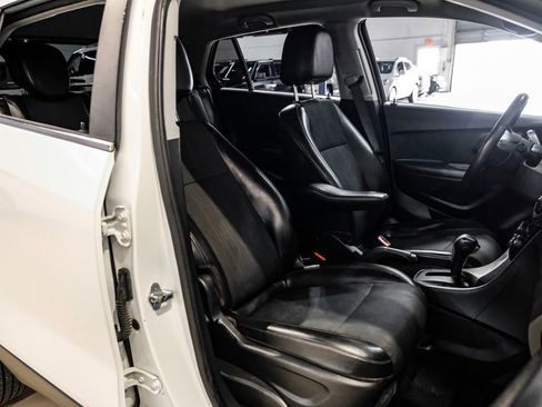 Used 2020 Chevrolet Trax LT w/ LT Convenience Package image 33