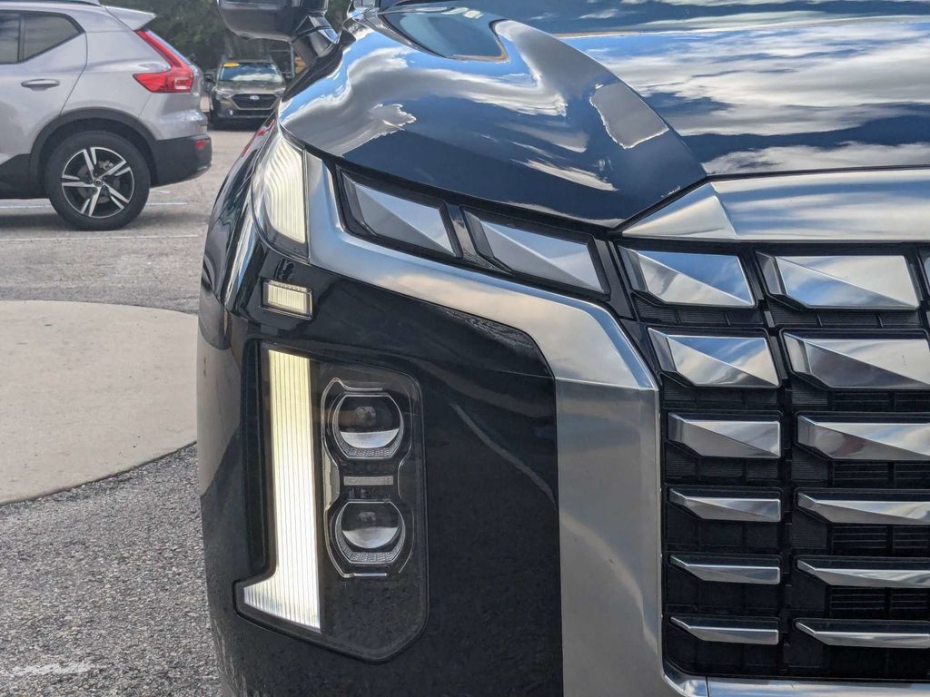 Used 2025 Hyundai Palisade Calligraphy FWD image 11