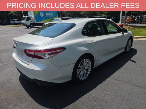 Used 2020 Toyota Camry XLE FWD image 9
