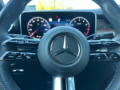 Used 2023 Mercedes-Benz GLC 300 image 33