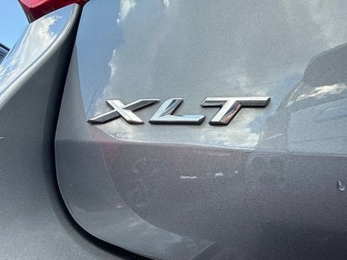 Used 2022 Ford Explorer XLT w/ Equipment Group 202A RWD image 9