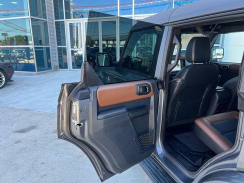 Used 2024 Ford Bronco Outer Banks AWD/4WD image 12