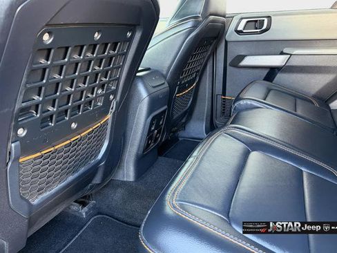 Used 2021 Ford Bronco Badlands image 19