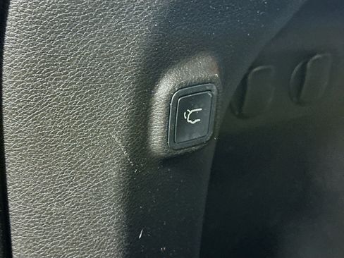 Used 2019 Jeep Cherokee Limited AWD/4WD image 27