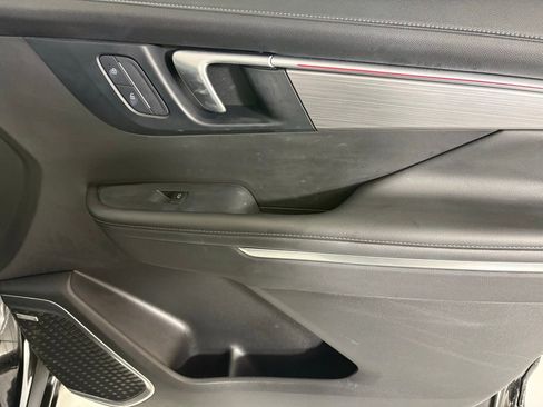 Used 2025 Buick Enclave Preferred image 12