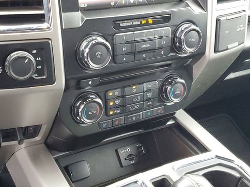 Used 2015 Ford F150 Lariat image 20